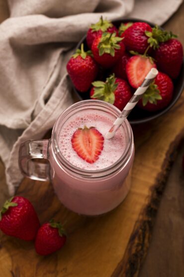 Vegan Strawberry Lemonade Smoothie