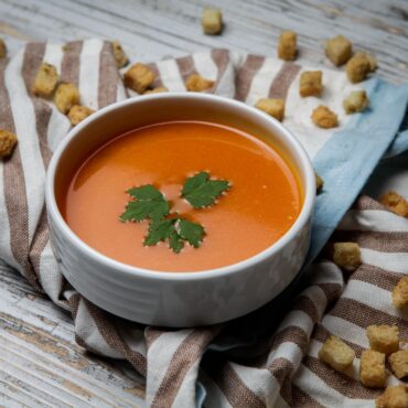 Creamy White Bean Tomato Basil Soup